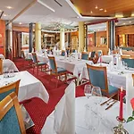 路易波德公园酒店 4*