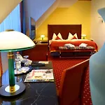 路易波德公园酒店 4* 福森